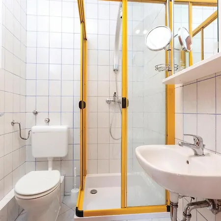 Gorgeous In Okrug Gornji With Kitchen * Trogir