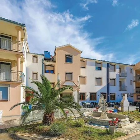 One-bedroom In Okrug Gornji تروغير