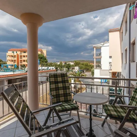 One-bedroom In Okrug Gornji