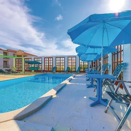 One-bedroom In Okrug Gornji شقة