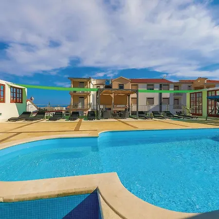 Apartman One-bedroom In Okrug Gornji