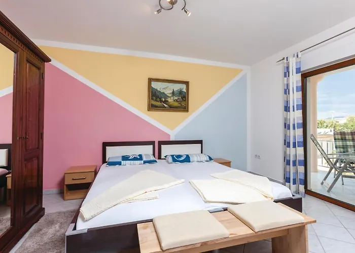 One-bedroom In Okrug Gornji