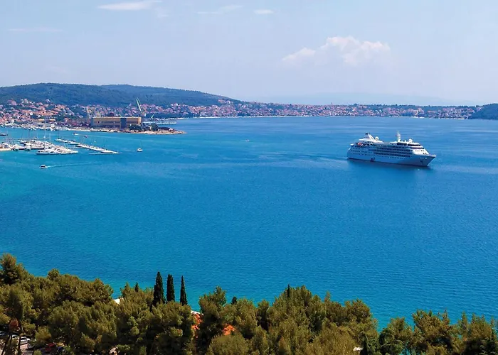 Apartman One-bedroom In Okrug Gornji *